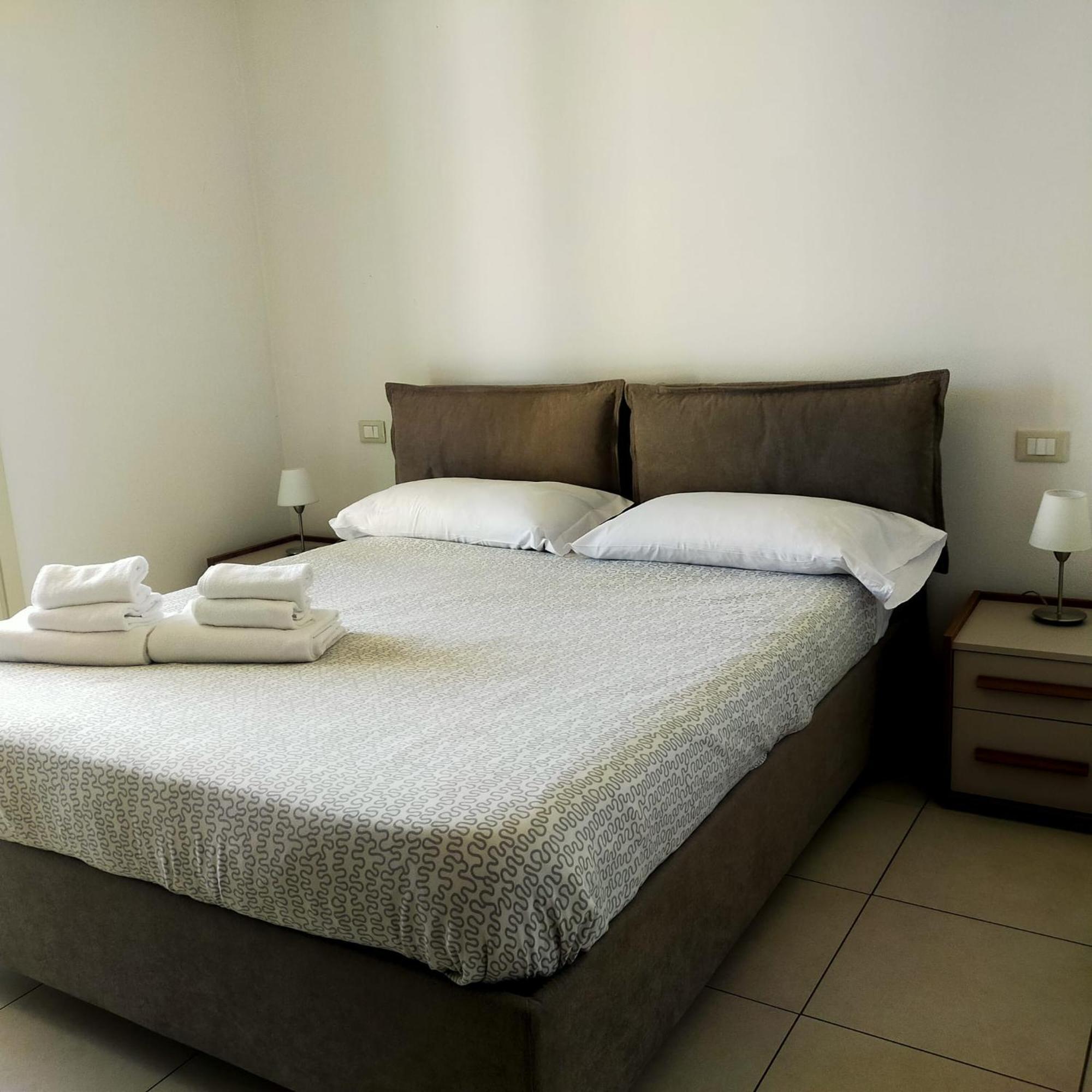 Residence Fiore Rosso Sirmione Quarto foto