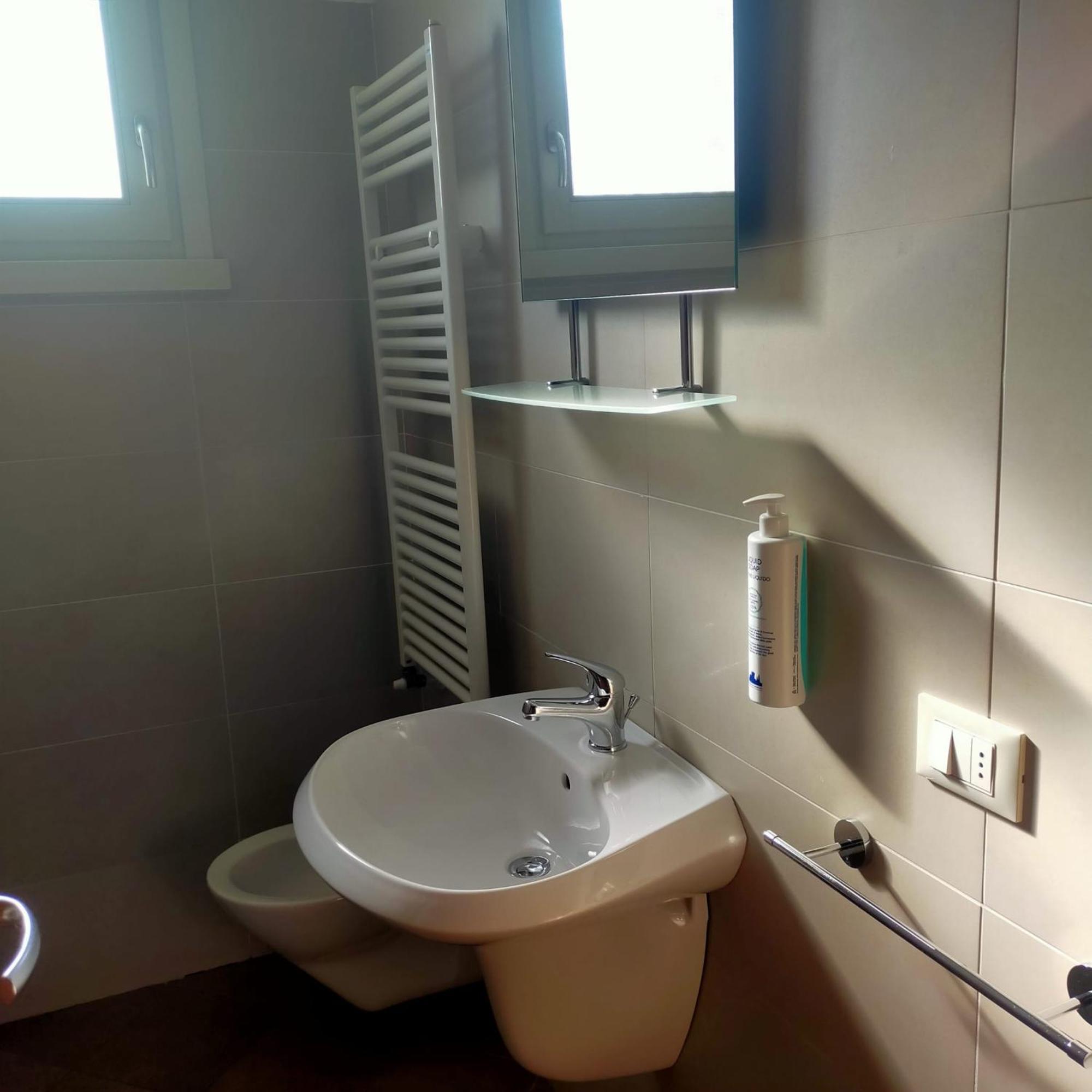 Residence Fiore Rosso Sirmione Quarto foto