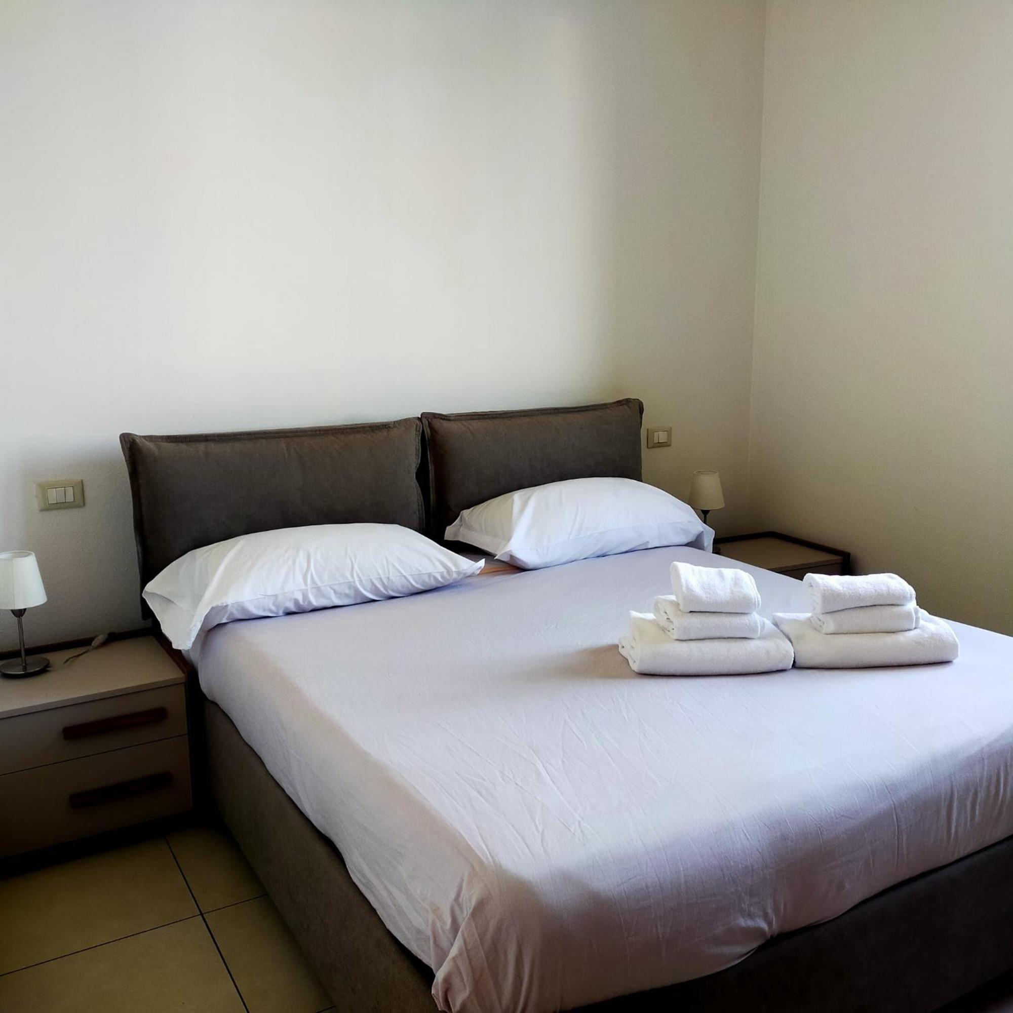 Residence Fiore Rosso Sirmione Quarto foto